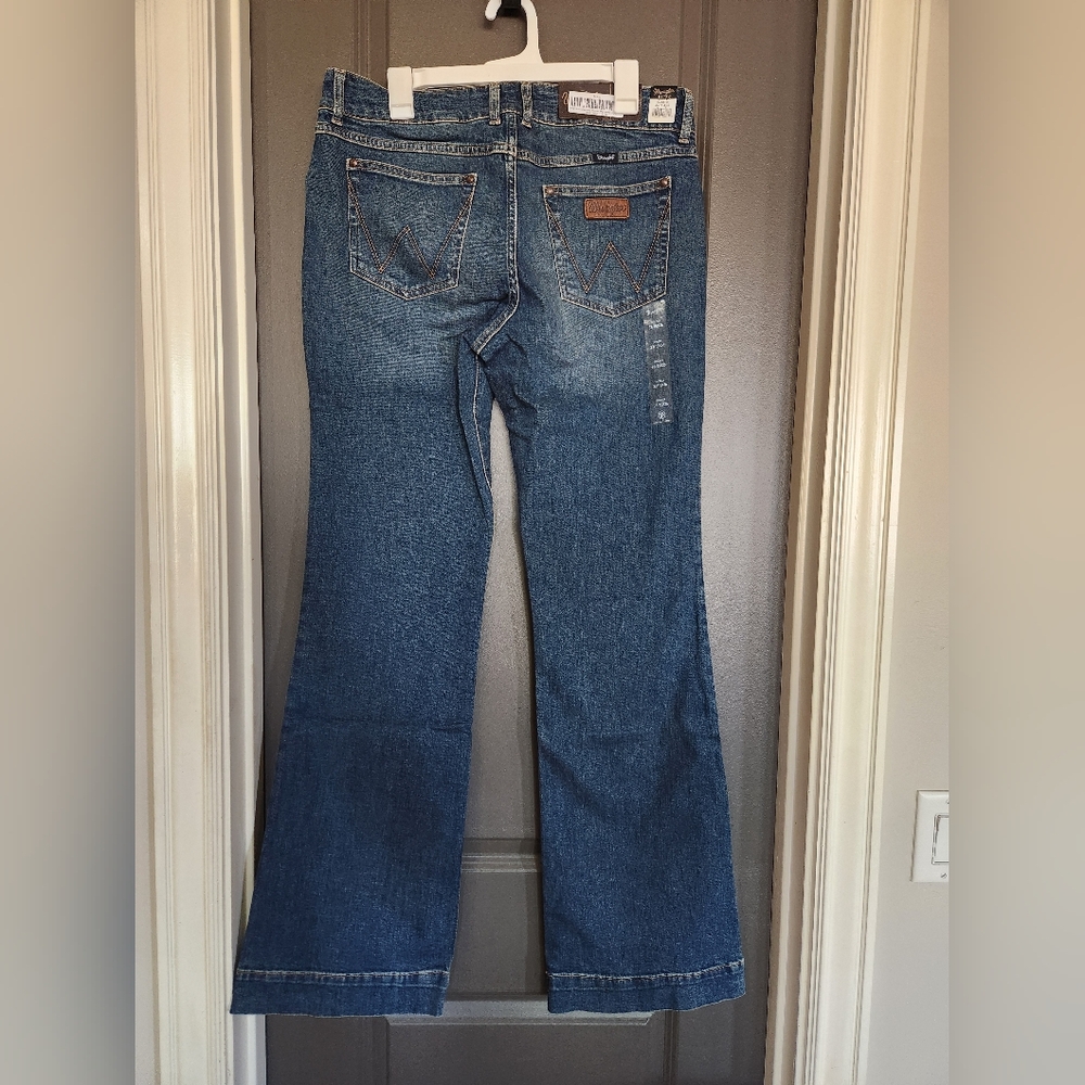 New Wrangler Women's Retro Mae Mid Rise wide leg trouser Jeans 33 or 15 / 36
